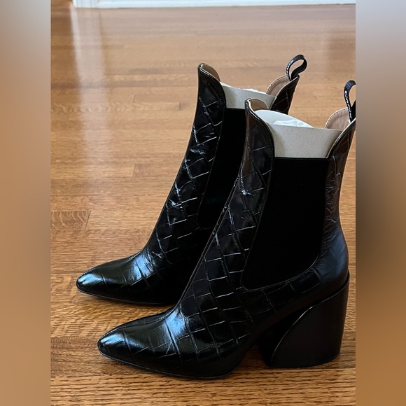 Chloe Wave Croc-embossed Ankle Boots - Picture 8 of 12